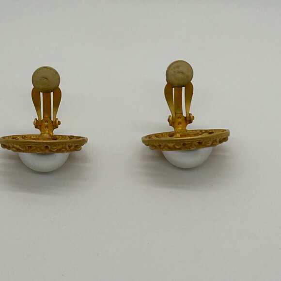 Anne Klein Vintage Gold-Tone Faux Pearl Clip-On Earrings Elegant Round READ - Picture 10 of 15